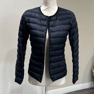 Uniqlo Women's Navy Lightweight Packable Puffer Jacket